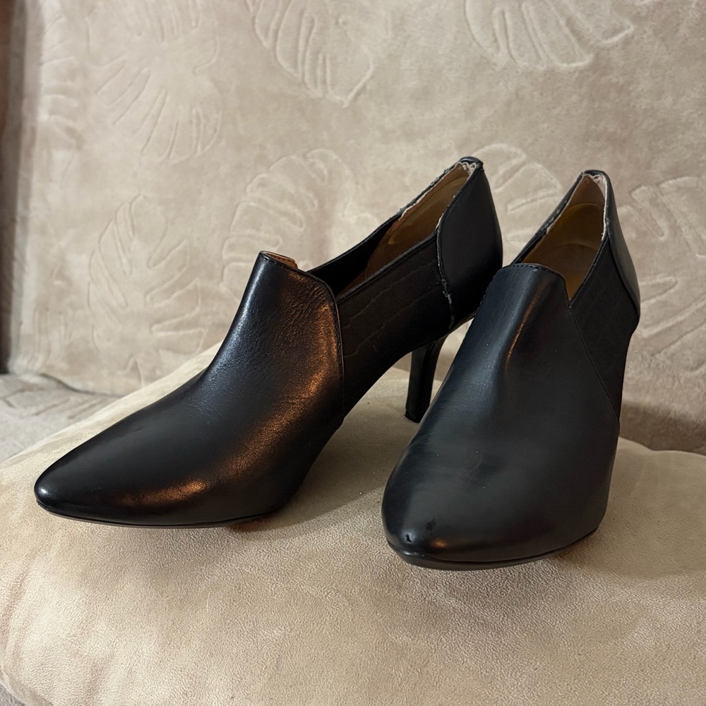 Calvin Klein Black leather pointed toe slip on pumps #glamour